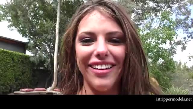 Adriana Chechik Pee