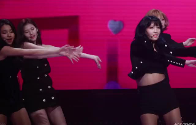 171229 가요대축제 Heart Shaker 정연 focus 2 - SaMo