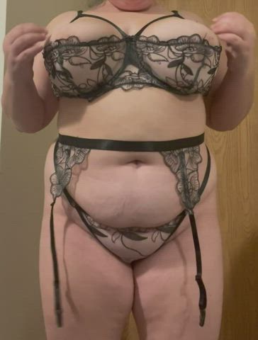 amateur big tits chubby curvy granny huge tits milf mom titty drop gif