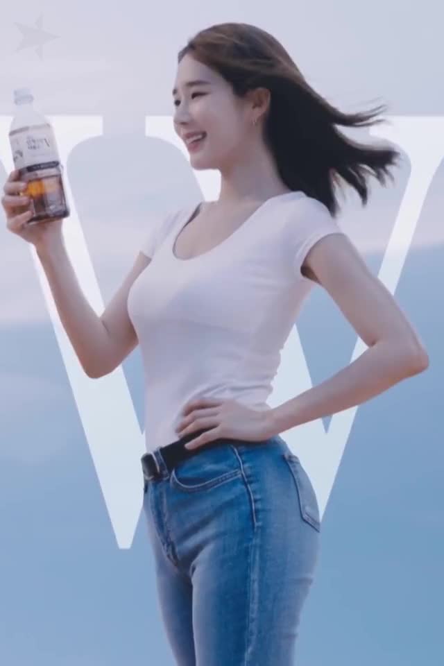 Yoo In Na for 태양의 신체건강 W (CF) 1(Rewind ver.)