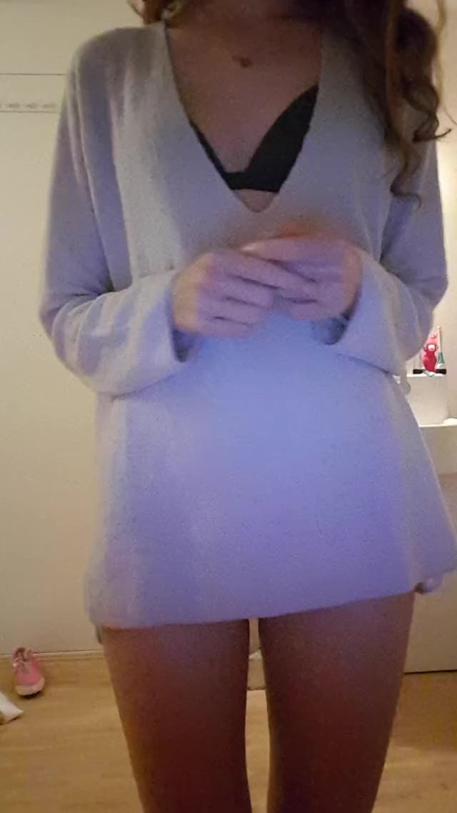 a GIF of my little body :) + another one in the comments!