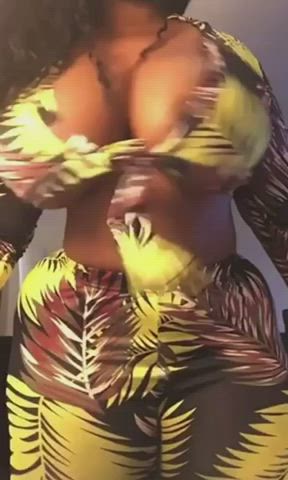 Bouncing Tits Ebony Huge Tits gif