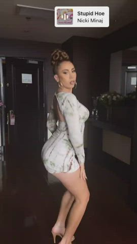 dropping it low on her story (video version)