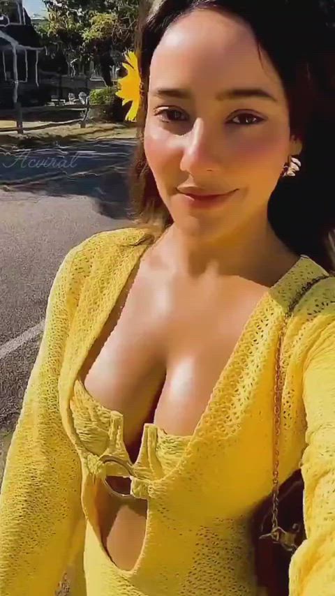 big tits bollywood celebrity cleavage indian natural tits tits gif