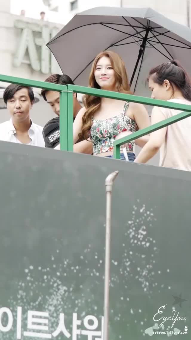 Suzy 140726 @ Water Gun Festival