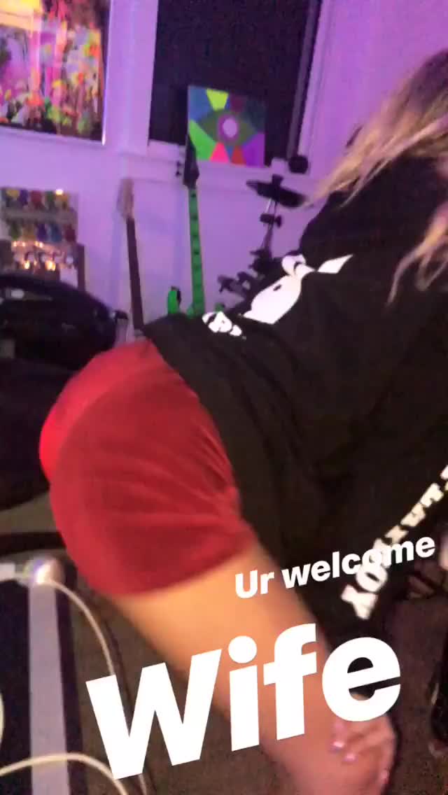 Tana Mongeau Twerking gif