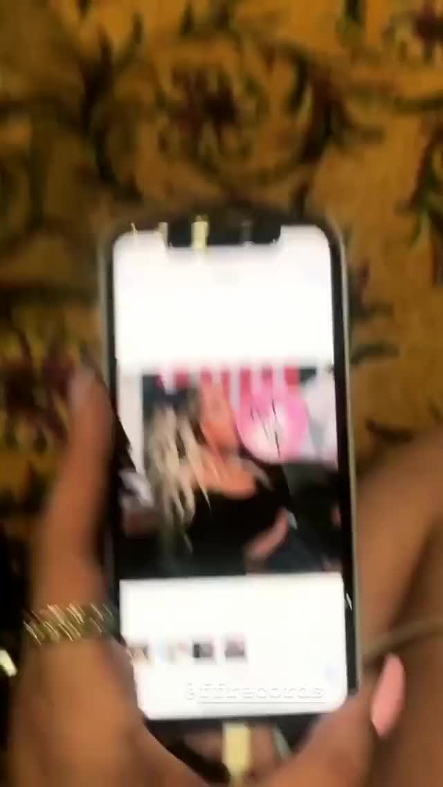 Bella Thorne gif