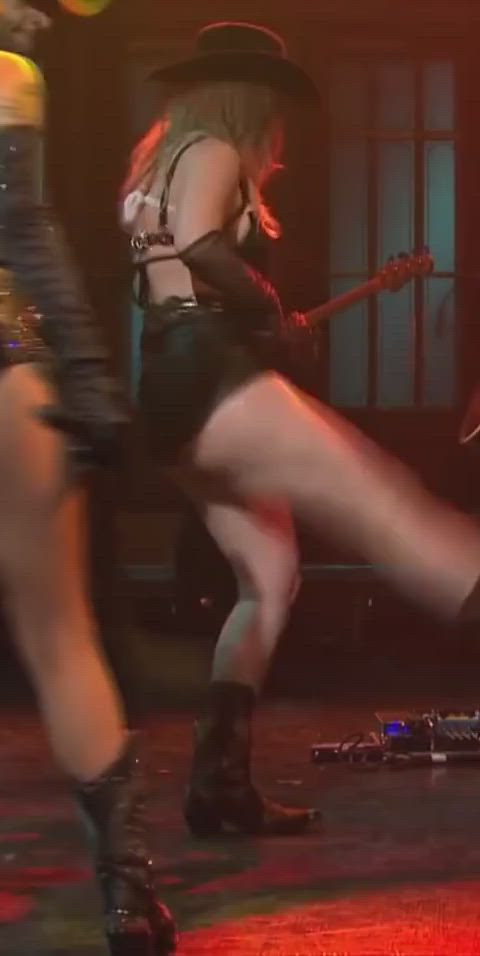 booty celebrity halsey gif