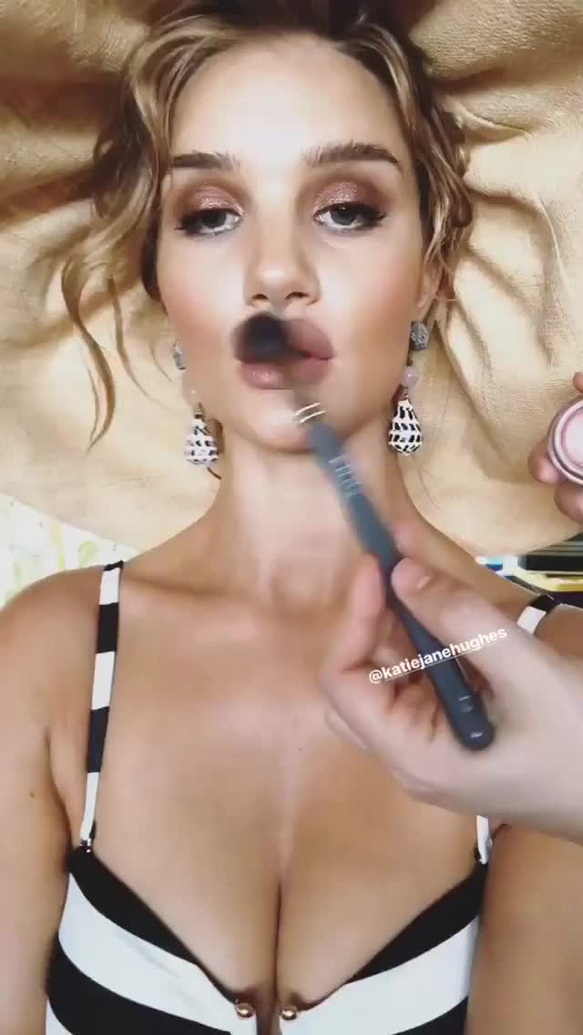 Rosie Huntington-Whiteley gif