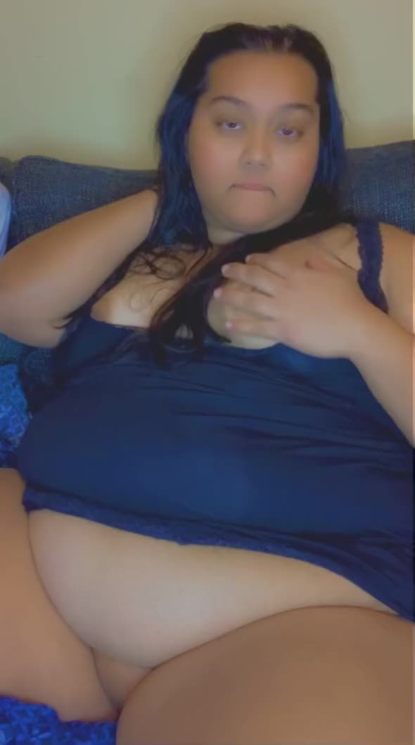 Playing with my fat pussy while my husband records ?