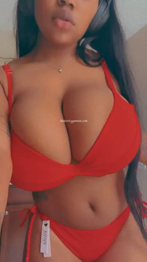 amateur big tits boobs busty ebony huge tits natural tits tits gif