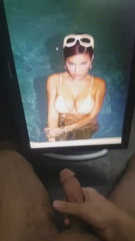 Kylie jenner jerk tribute