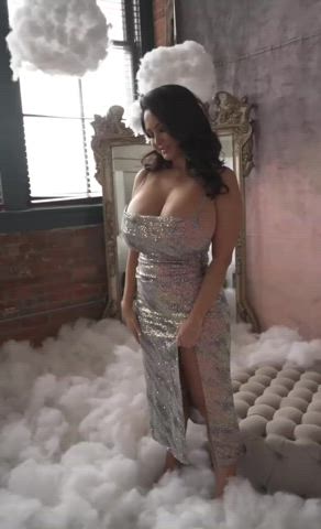 Big Tits Sideboob Tits gif