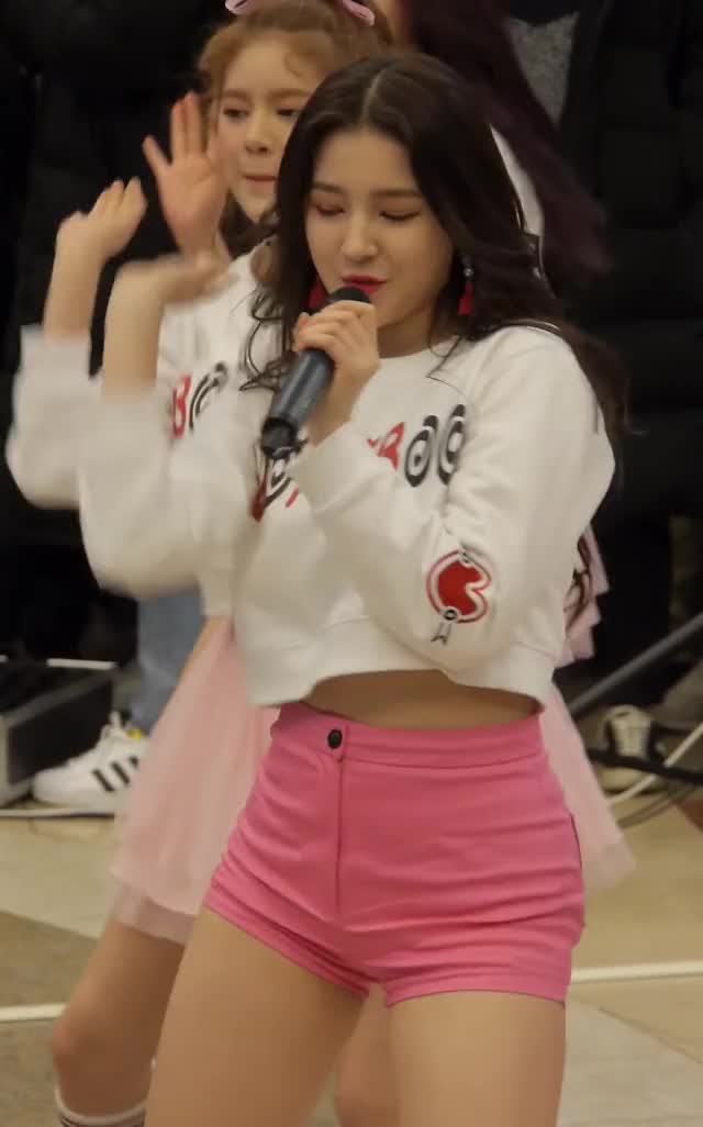 Momoland - Nancy 180203