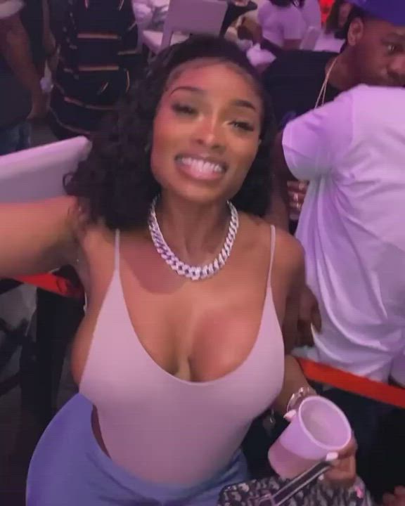 Big Tits Dancing Ebony Thick Twerking gif