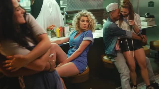 Tori Kelly