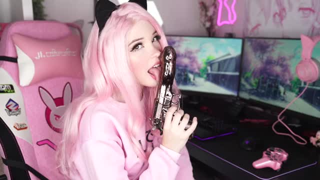 Belle Delphine Glans Licking