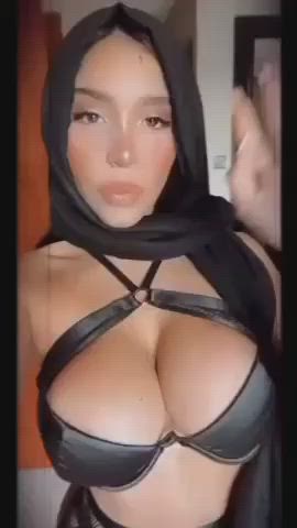 arab big tits hijab lingerie muslim pakistani selfie tits gif