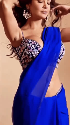 asian bollywood boobs bra busty celebrity cleavage desi indian saree gif