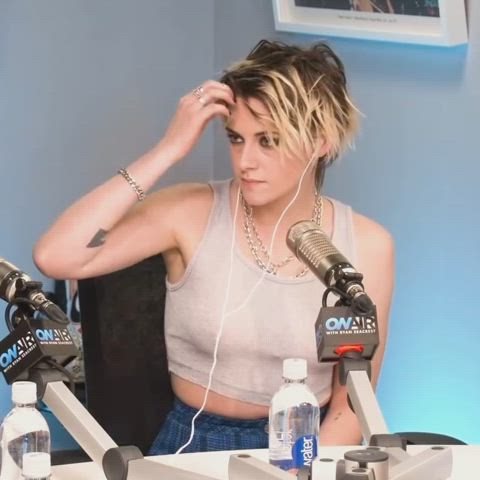 actress braless kristen stewart gif