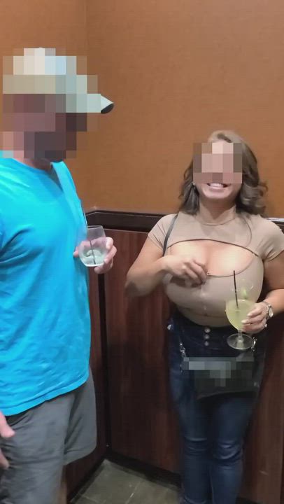 Big Tits Boobs Cuckold Elevator Huge Tits Public Sharing gif
