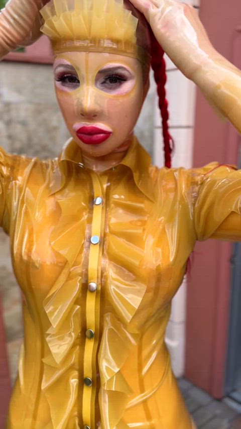 Transparent latex shower 