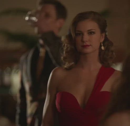 cleavage emily vancamp sexy gif