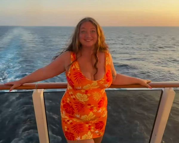 cruise curvy sfw tits gif