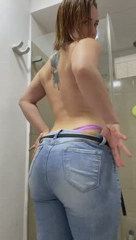 Ass Big Ass Clothed Kiss Latina Redhead Shower gif