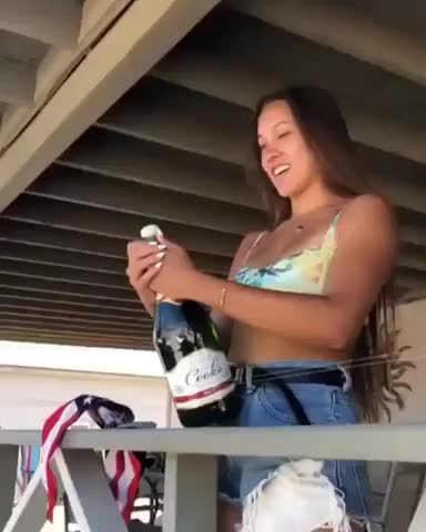 Poppin’ bottles