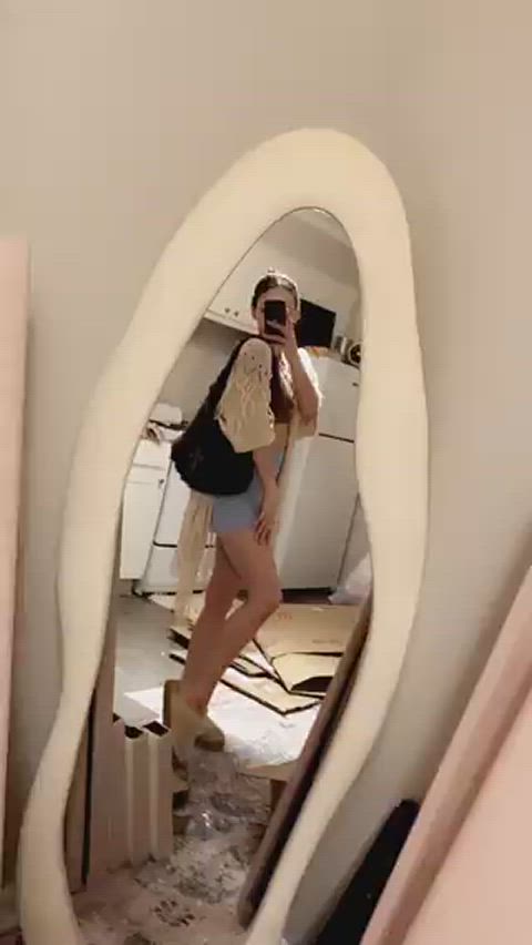 teen onlyfans cute babe tease teasing selfie skirt skinny-girls cam-girls selfies