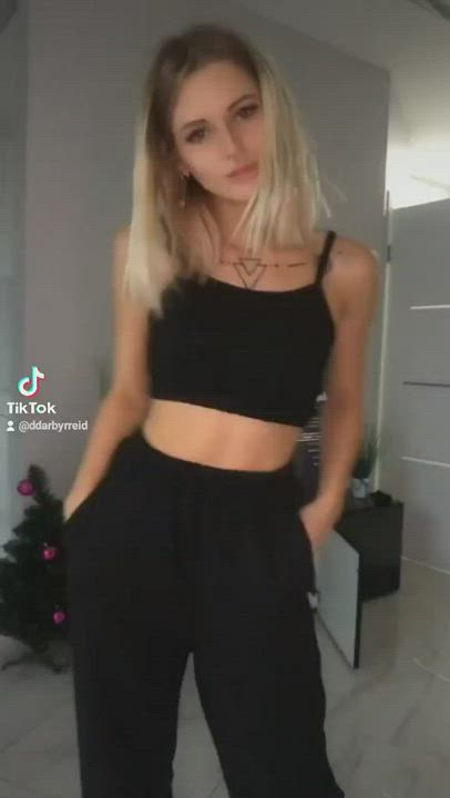 Cute blonde teen with perky tits and a tight thicc ass