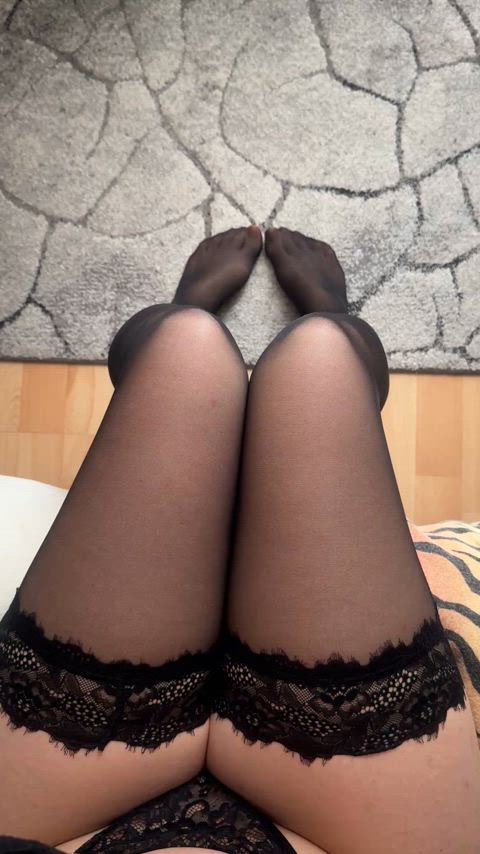 I think feet look the best in nylons, don't you agree?