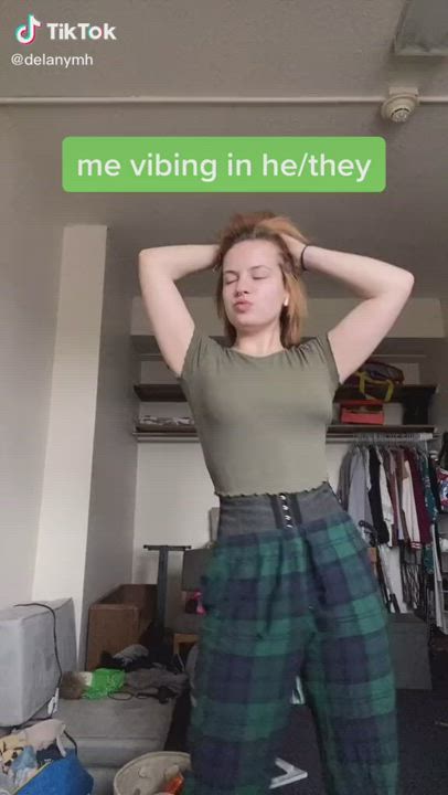 Bouncing Tits Braless TikTok gif