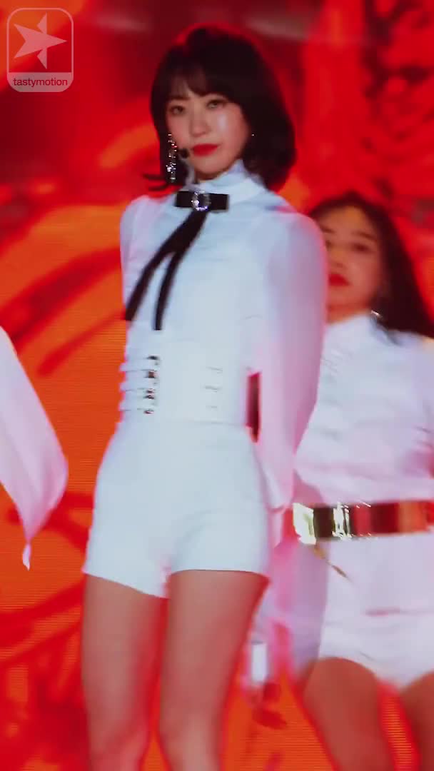 IZONE 190115 @ Seoul Music Awards Miyawaki Sakura by Poly rhythm 3-1+3-2(Normal+Zoomed)