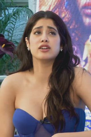 Janhvi kapoor jiggling her tits 🔥