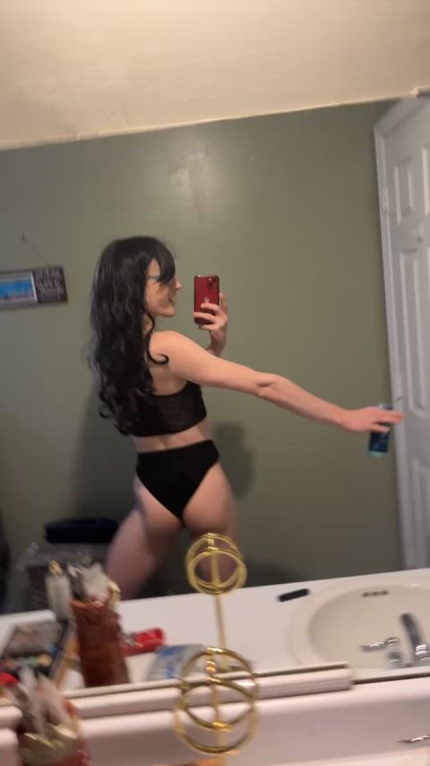 ass ass shaking mirror dancing gif