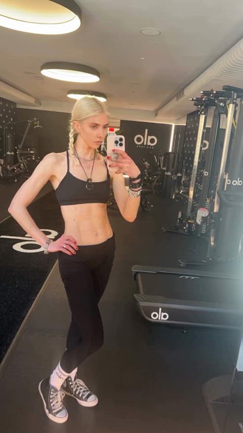 blonde gym taylor momsen gif