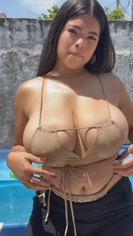 Latina jugs