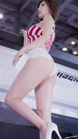 Asian Boat Cute Korean Model gif