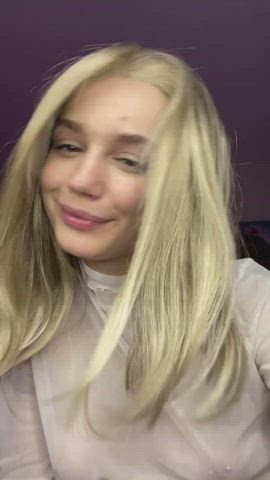 18 years old blonde onlyfans skinny teen gif