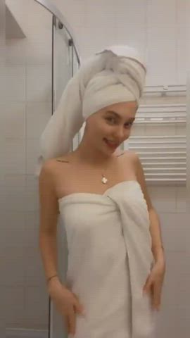 amateur bathroom nude nudity petite teen undressing gif