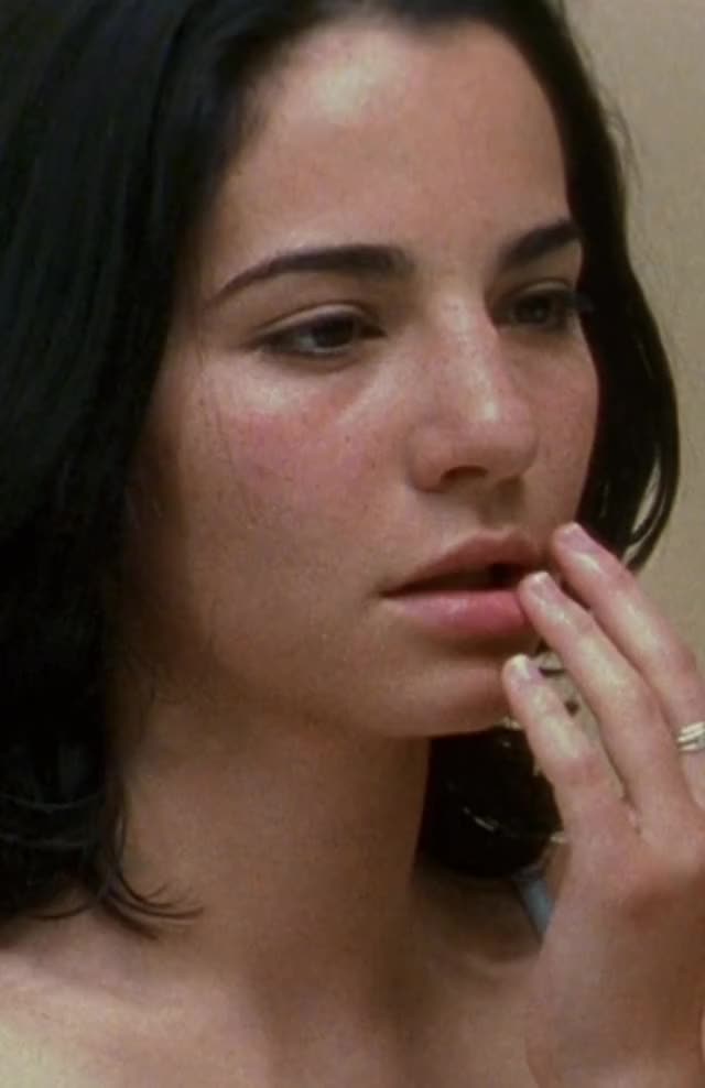 Martha Higareda in Amar te duele (2002)