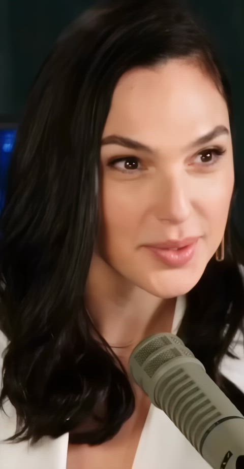 Gal Gadot, ASMR dirty talk