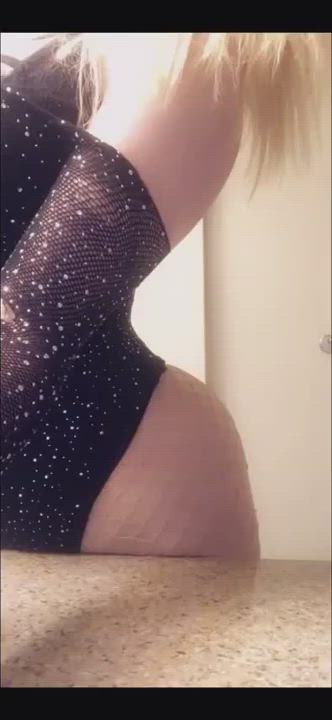 Big Ass Blonde Bubble Butt OnlyFans Tease gif