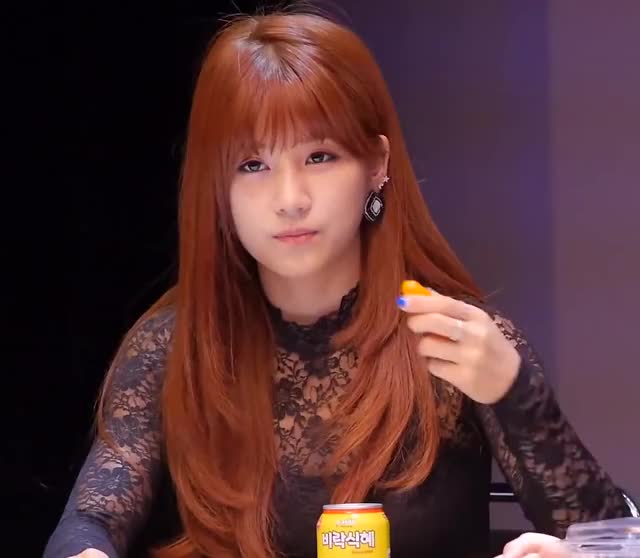 Apink - Chorong Sucks and Swallows