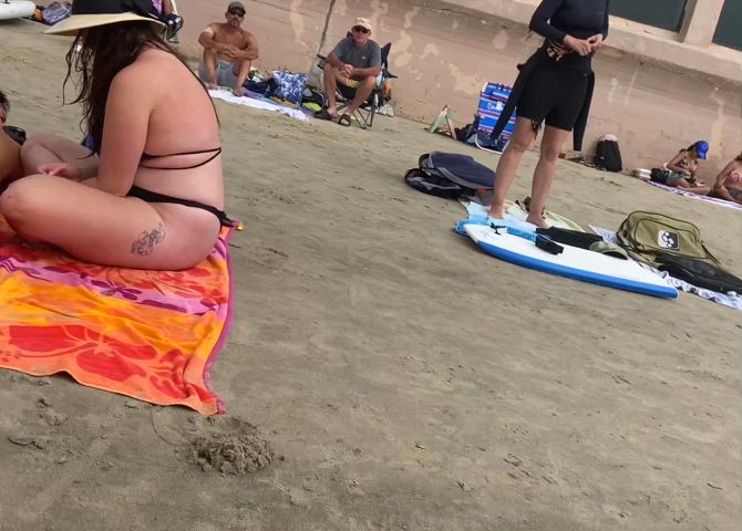 amateur ass beach big ass bikini booty bubble butt candid voyeur thick-booty gif