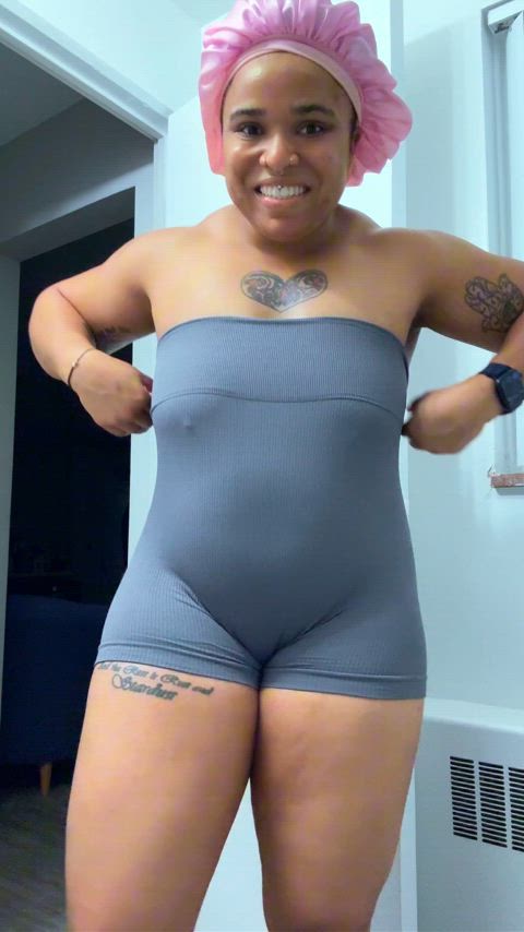 camel toe ebony fit chicks gym muscles muscular girl onlyfans spandex tattoo tiktok