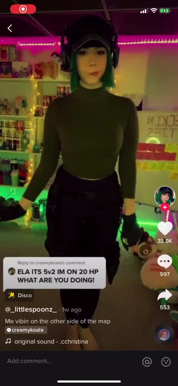 Sexy R6 Ela cosplayer doing hot dance in her room