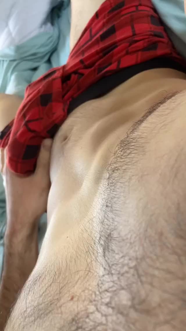Are gifs allowed? Bc sometimes I can’t help playing with my bulge ?